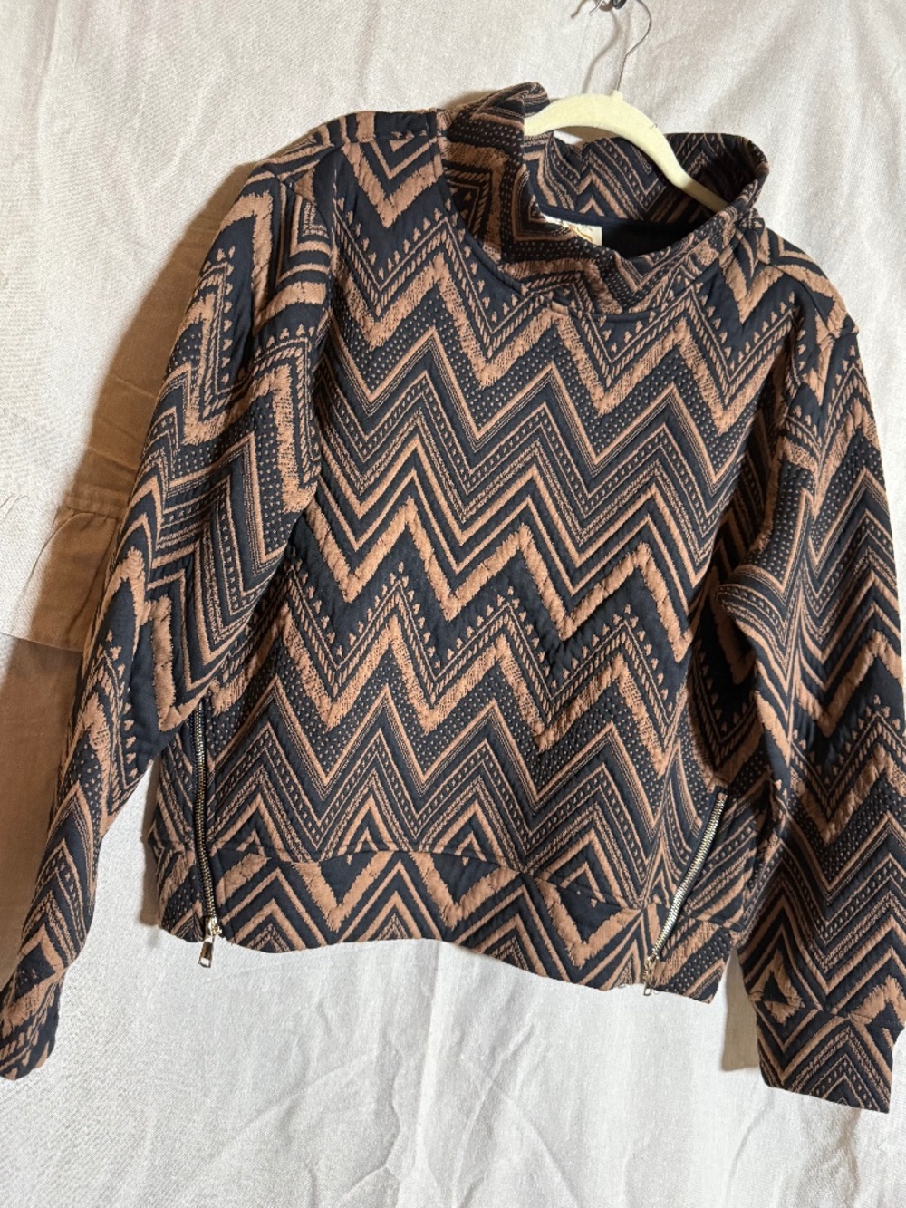 Like New SSYS The Label Sweater Top (M)